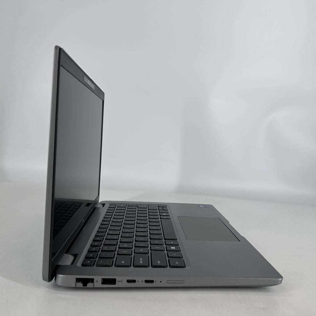 Dell Latitude 5450 14 Gray 1.7 GHz Intel Core Ultra 7 16GB RAM 512GB Solid State Drive