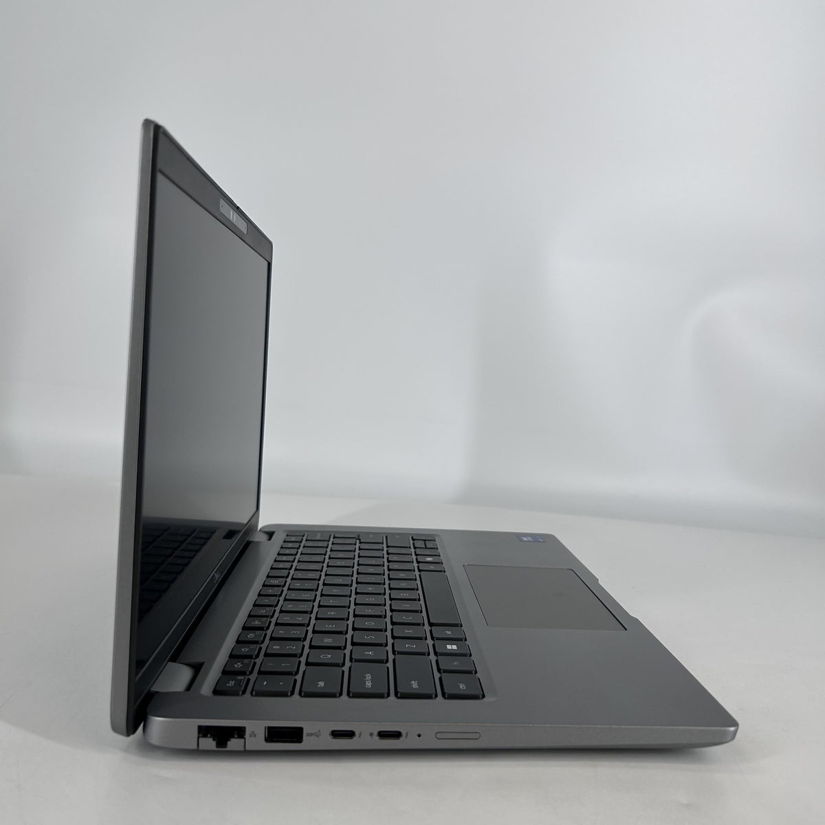 Dell Latitude 5450 14 Gray 1.7 GHz Intel Core Ultra 7 16GB RAM 512GB Solid State Drive