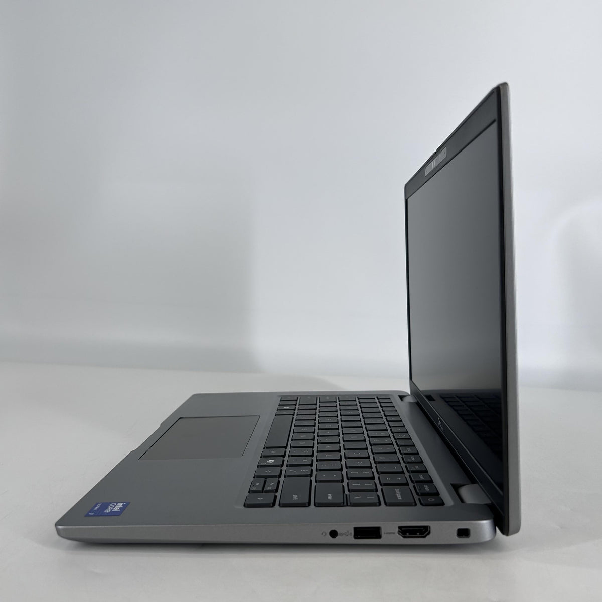 Dell Latitude 5450 14 Gray 1.7 GHz Intel Core Ultra 7 16GB RAM 512GB Solid State Drive