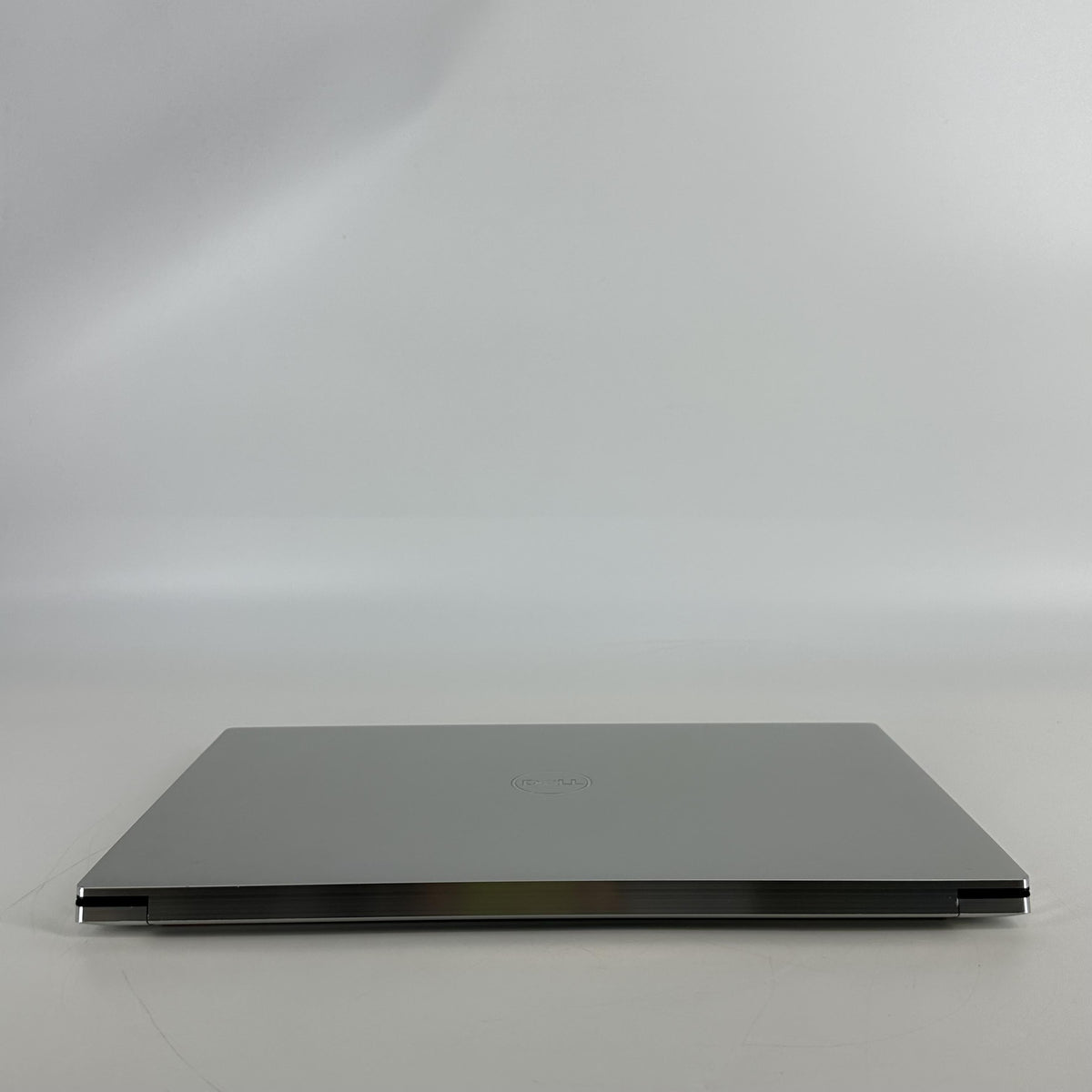 Dell XPS 15 9520 Silver 2.3 GHz Intel Core i7 12th Gen. 16GB RAM 512GB Solid State Drive NVIDIA GeForce RTX 3050 4 GB