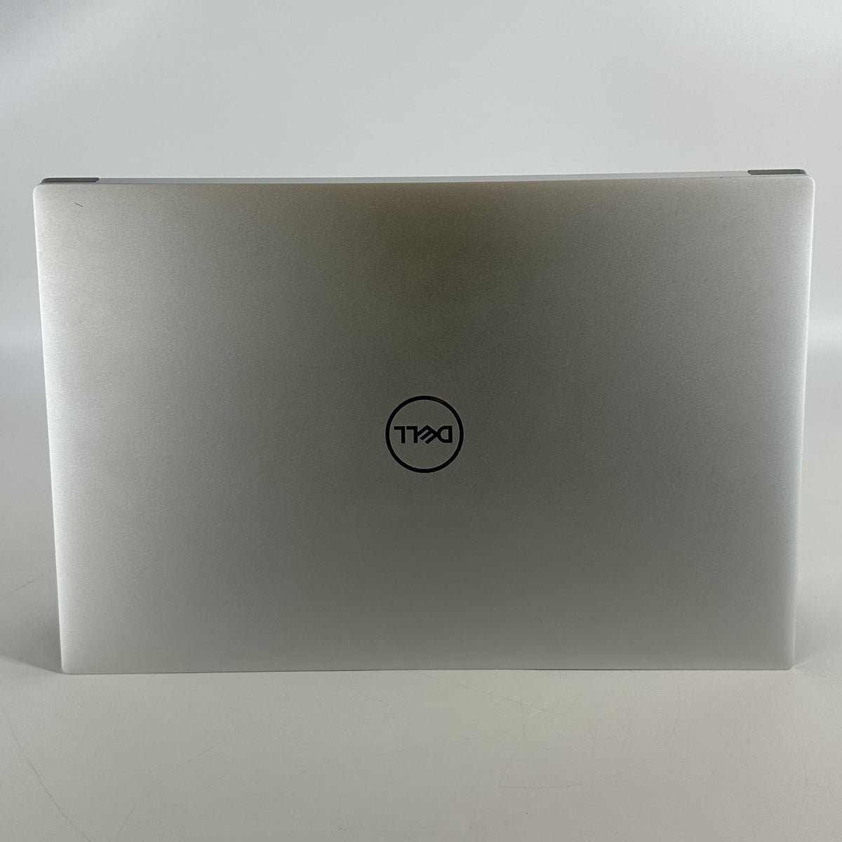 Dell XPS 15 9520 Silver 2.3 GHz Intel Core i7 12th Gen. 16GB RAM 512GB Solid State Drive NVIDIA GeForce RTX 3050 4 GB