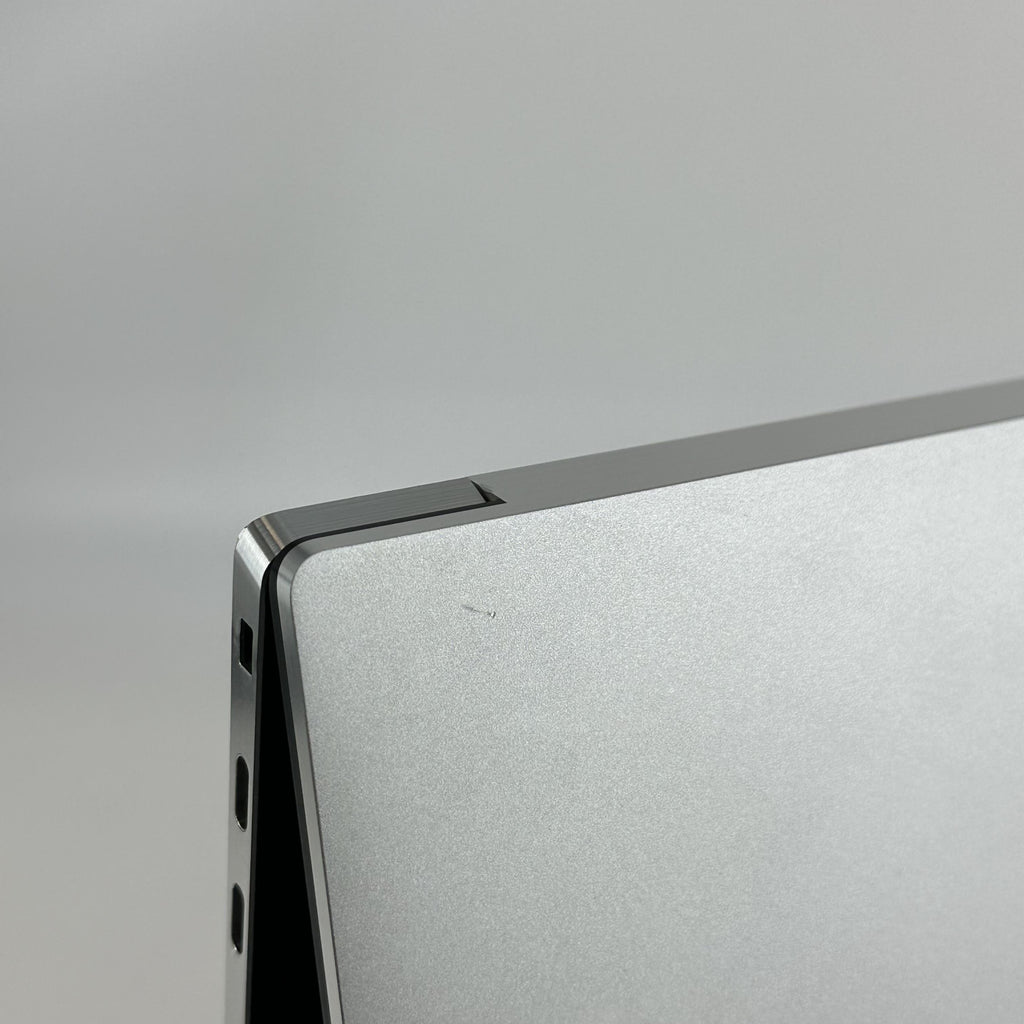 Dell XPS 15 9520 Silver 2.3 GHz Intel Core i7 12th Gen. 16GB RAM 512GB Solid State Drive NVIDIA GeForce RTX 3050 4 GB
