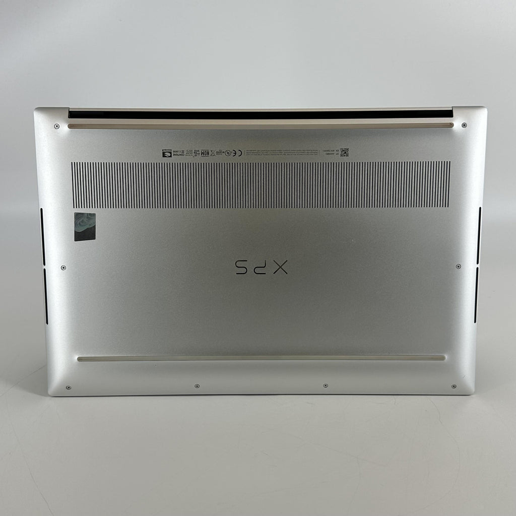 Dell XPS 15 9520 Silver 2.3 GHz Intel Core i7 12th Gen. 16GB RAM 512GB Solid State Drive NVIDIA GeForce RTX 3050 4 GB
