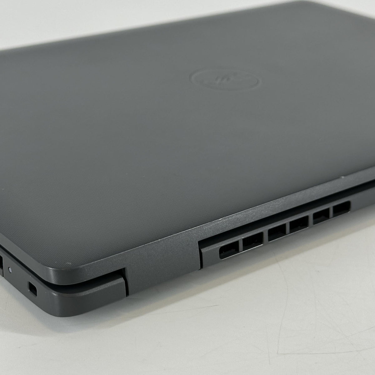 Dell Latitude 3450 14 Gray 1.3 GHz Intel Core i5 13th Gen. 16GB RAM 256GB Solid State Drive