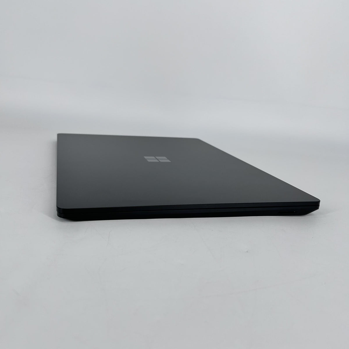 Microsoft Surface Laptop 4 15 Black 3.0 GHz Intel Core i7 11th Gen. 32GB RAM 1TB Solid State Drive