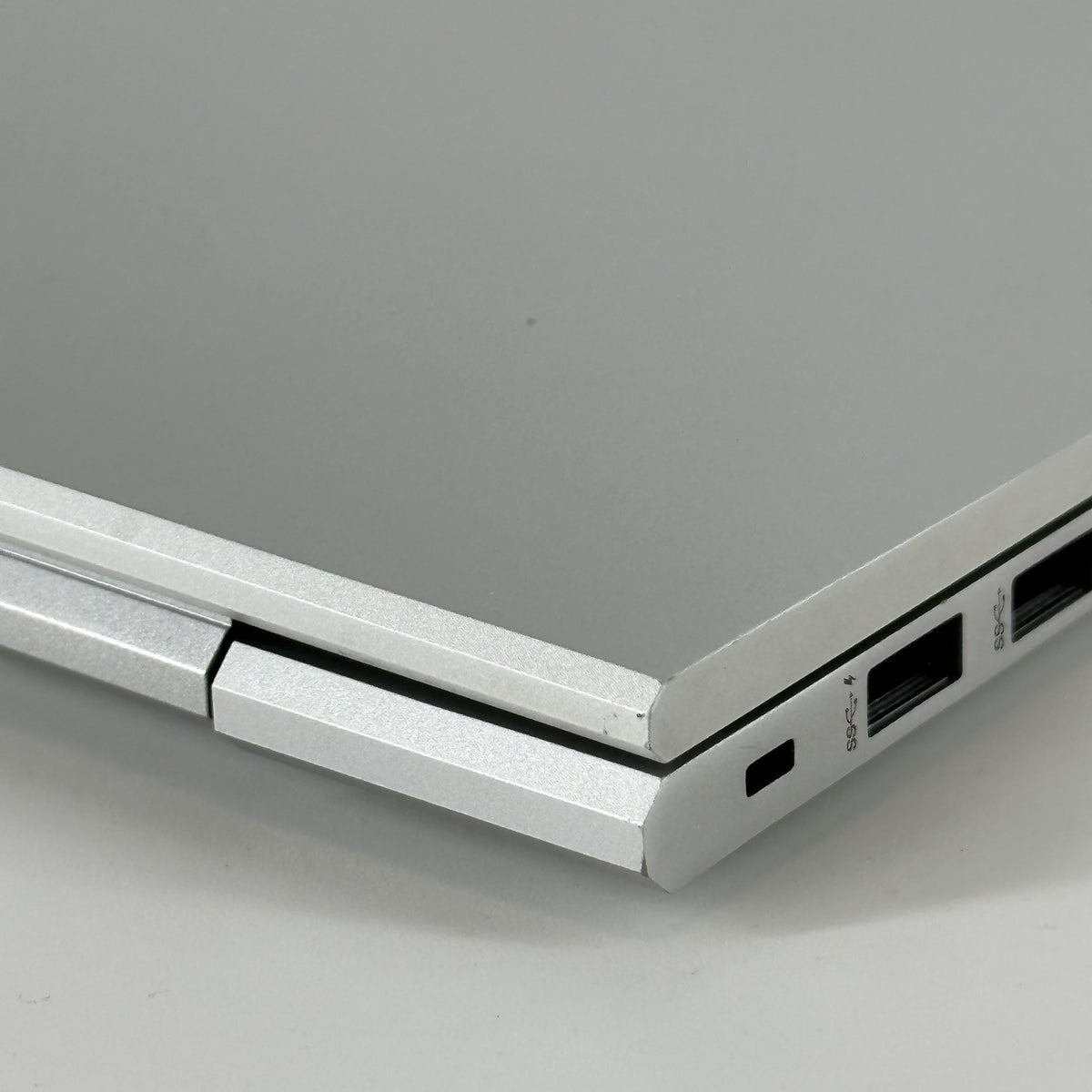 HP Elitebook 840 G8 14 Silver 2.8 GHz Intel Core i7 11th Gen. 16GB RAM 512GB Solid State Drive