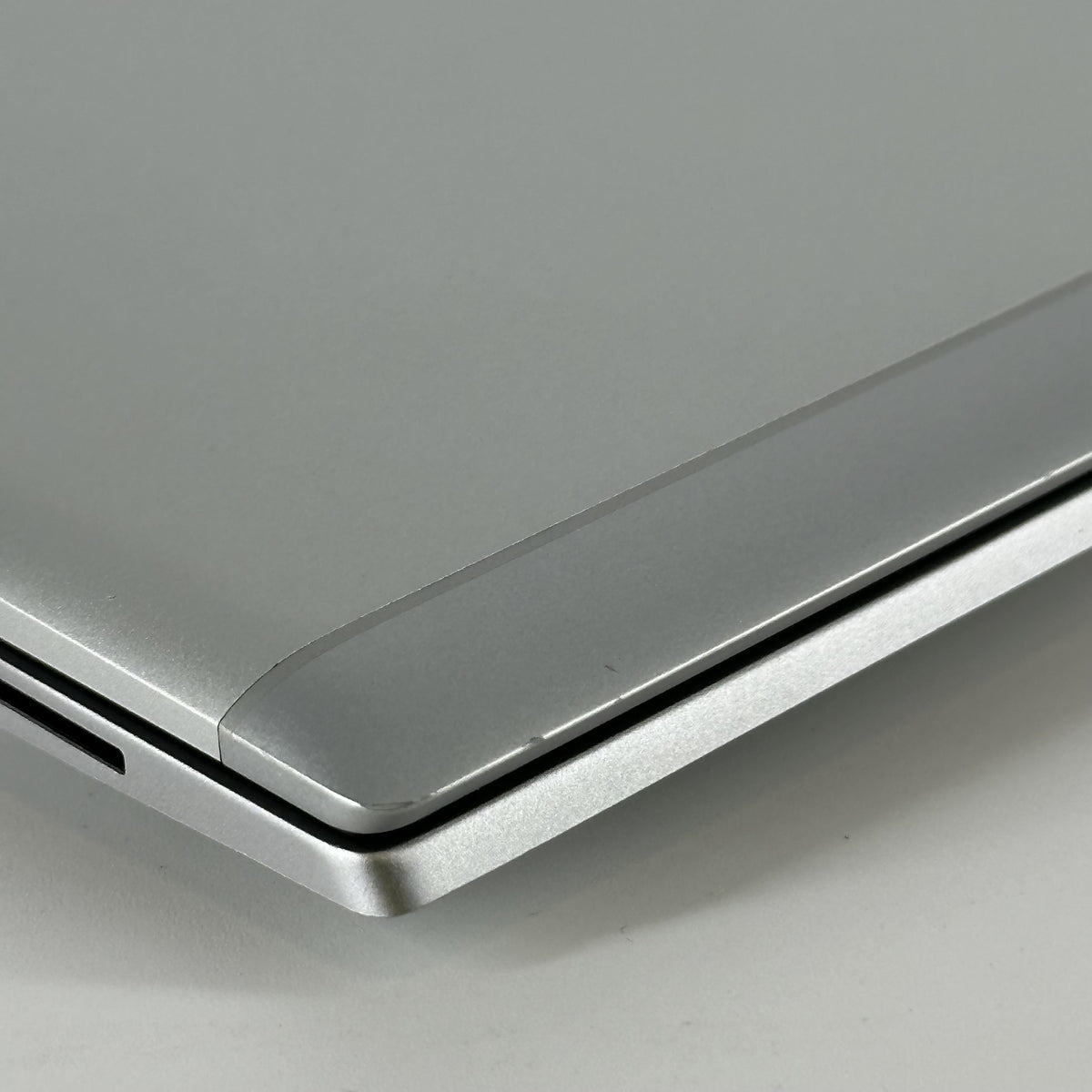 HP Elitebook 840 G8 14 Silver 2.8 GHz Intel Core i7 11th Gen. 16GB RAM 512GB Solid State Drive