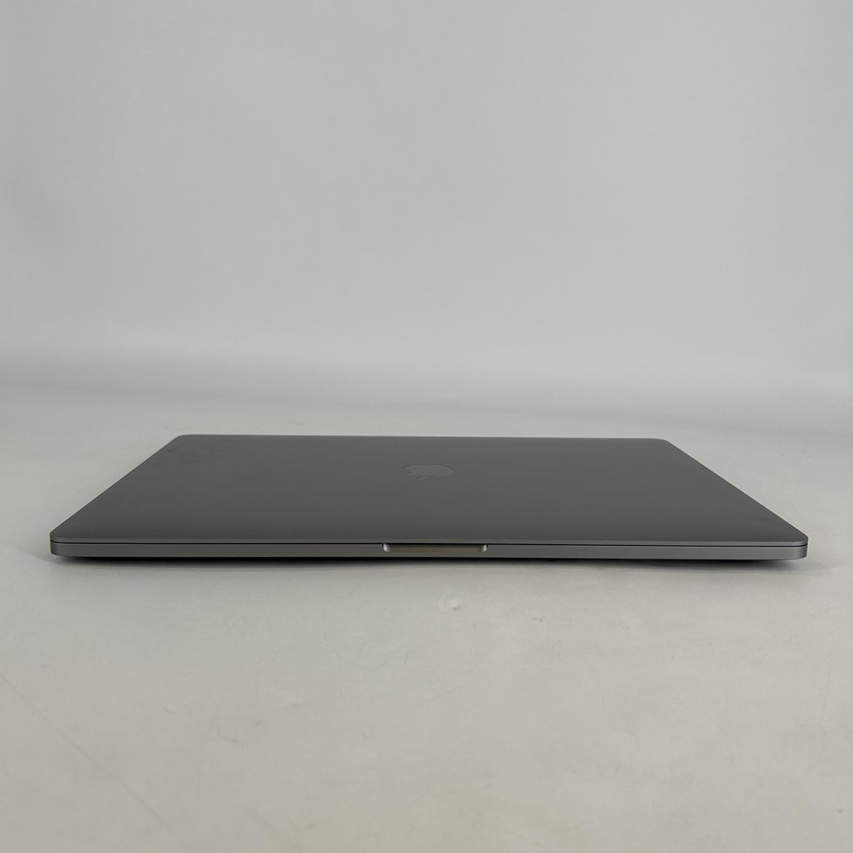 Apple MacBook Pro 16 Touch Bar 2019 Space Gray 2.4 GHz Intel Core i9 9th Gen. 16GB RAM 1TB Solid State Drive AMD Radeon Pro 5500M 8 GB