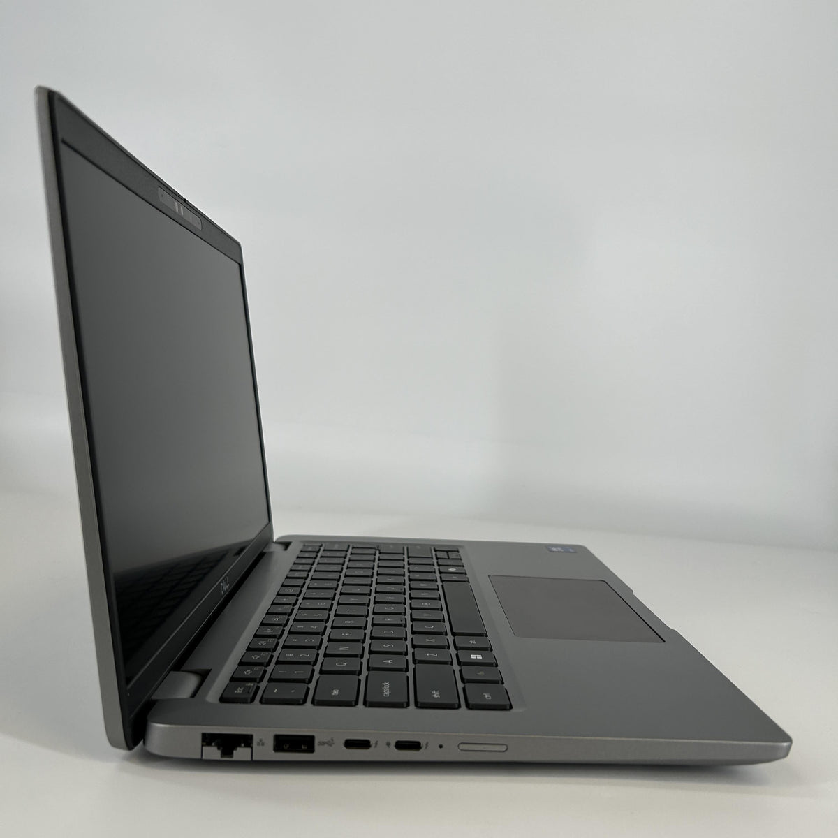 Dell Latitude 5450 14 Gray 1.7 GHz Intel Core Ultra 7 16GB RAM 512GB Solid State Drive