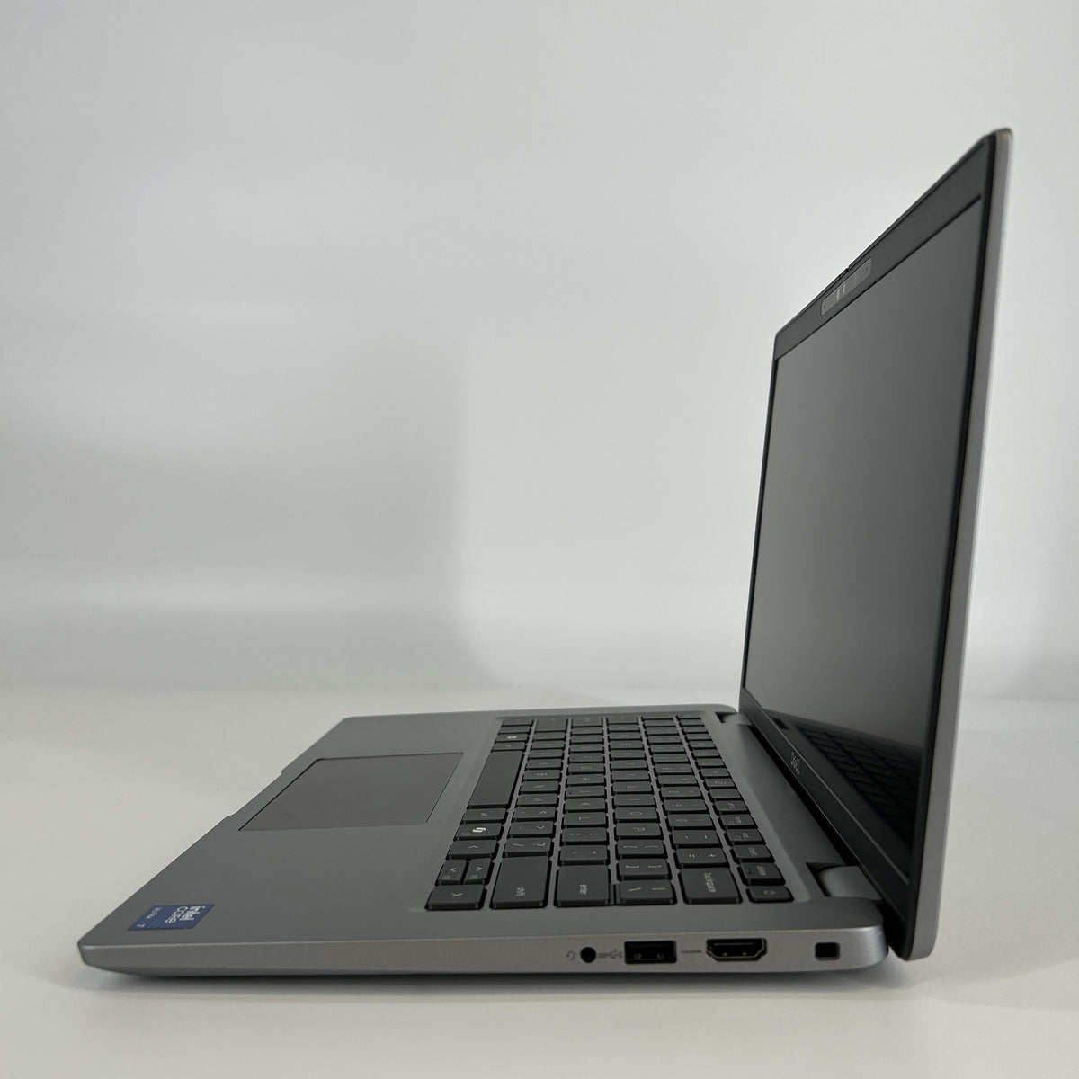 Dell Latitude 5450 14 Gray 1.7 GHz Intel Core Ultra 7 16GB RAM 512GB Solid State Drive