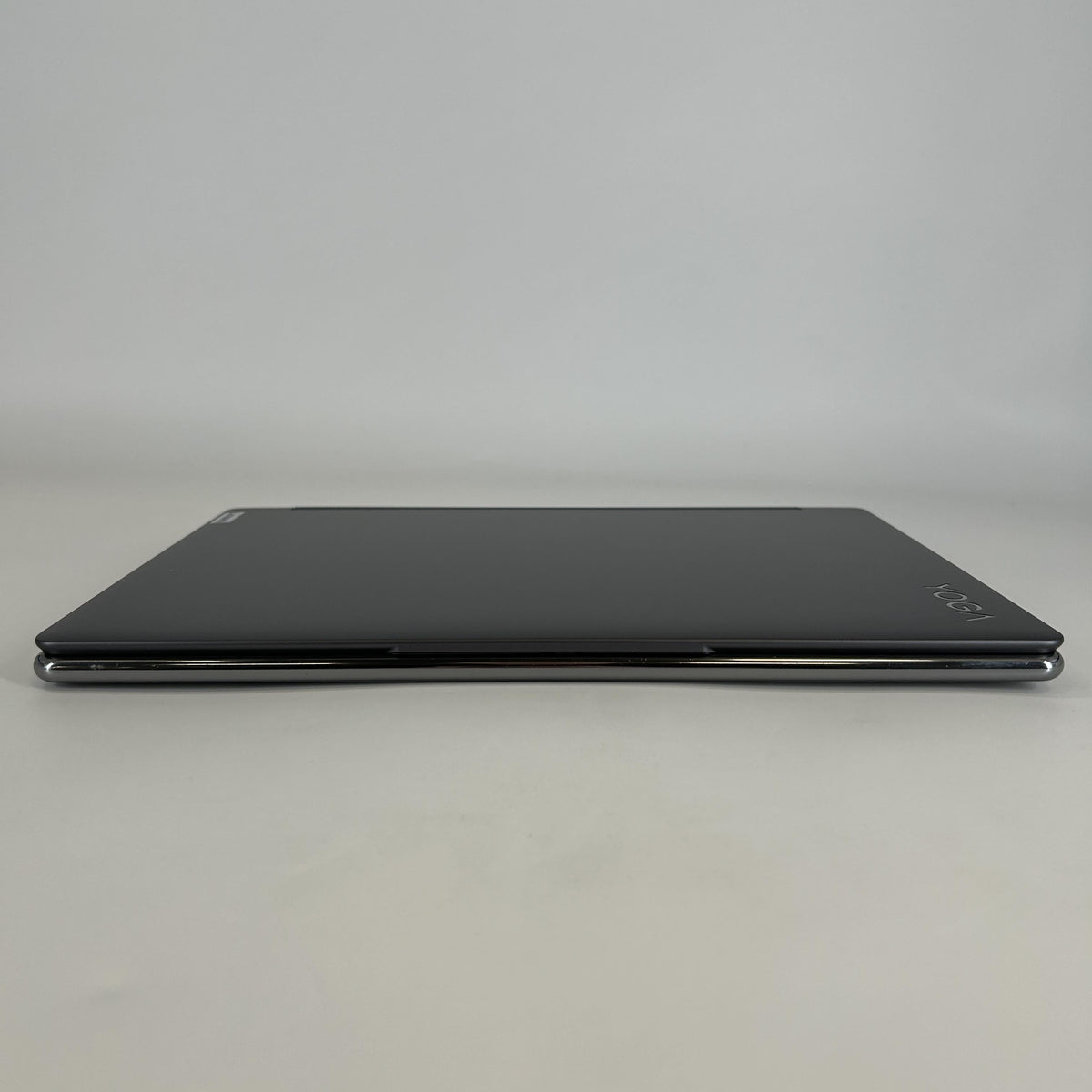 Lenovo Yoga 9i 14 Gray 2.2 GHz Intel Core i7 13th Gen. 16GB RAM 1TB Solid State Drive