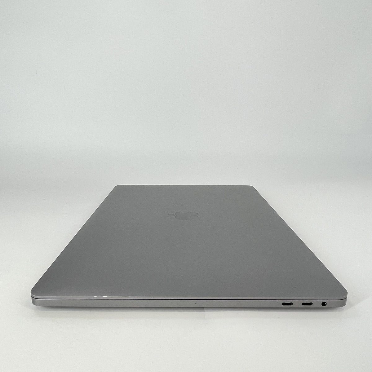 Apple MacBook Pro 16 Touch Bar 2019 Space Gray 2.4 GHz Intel Core i9 9th Gen. 64GB RAM 2TB Solid State Drive AMD Radeon Pro 5500M 8 GB