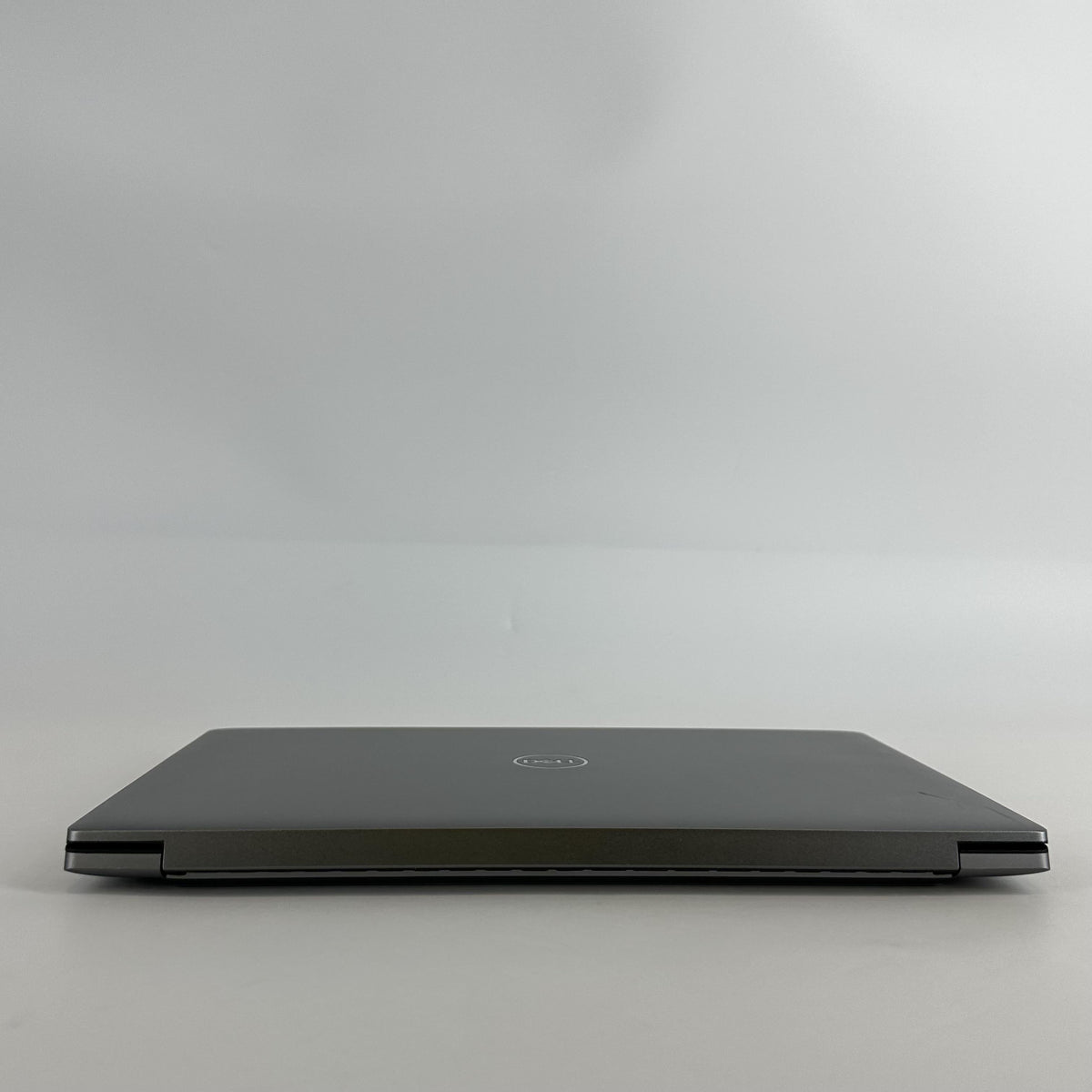Dell Precision 5490 14 Gray 3.8 GHz Intel Core Ultra 7 32GB RAM 512GB Solid State Drive NVIDIA RTX 1000 Ada 6 GB