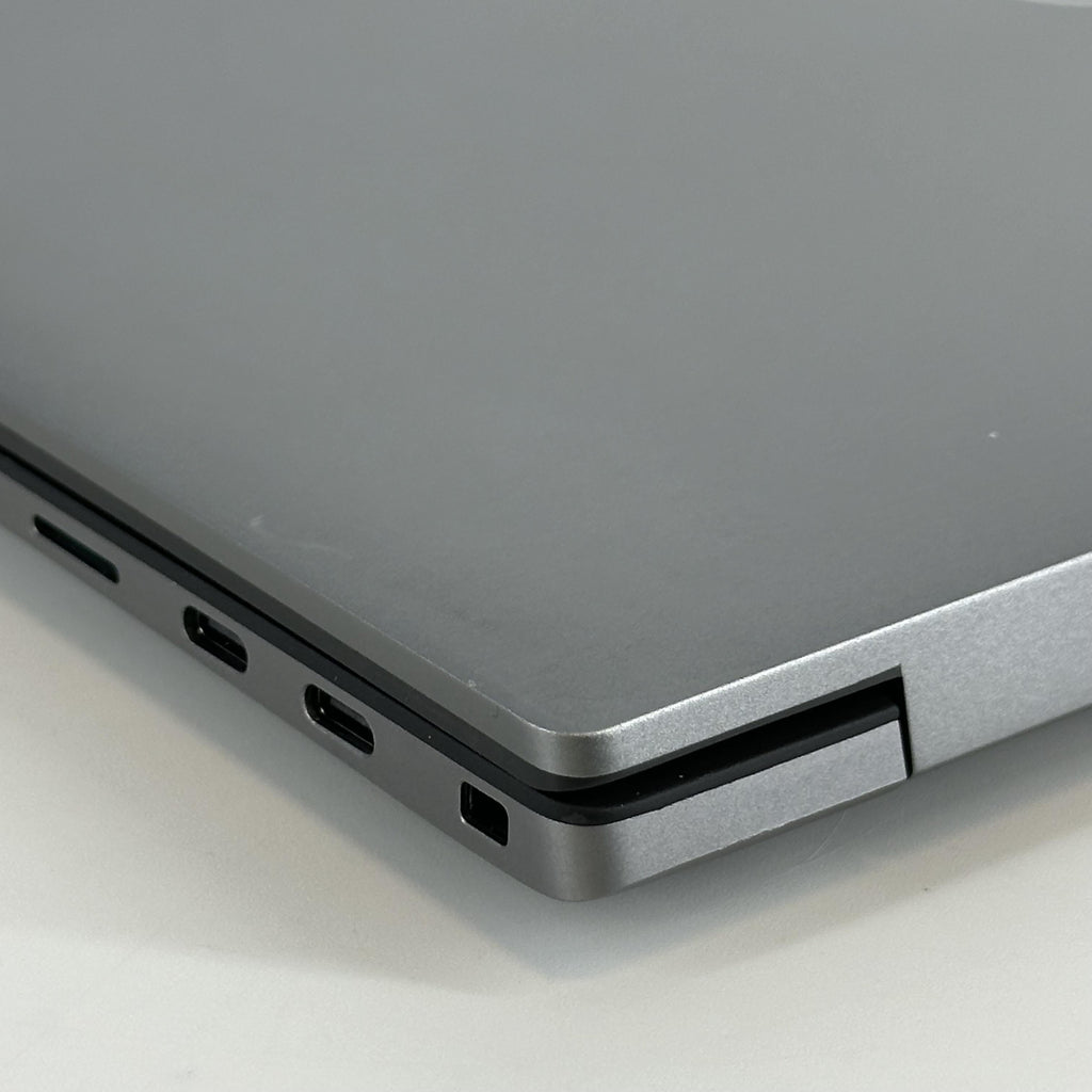 Dell Precision 5490 14 Gray 3.8 GHz Intel Core Ultra 7 32GB RAM 512GB Solid State Drive NVIDIA RTX 1000 Ada 6 GB