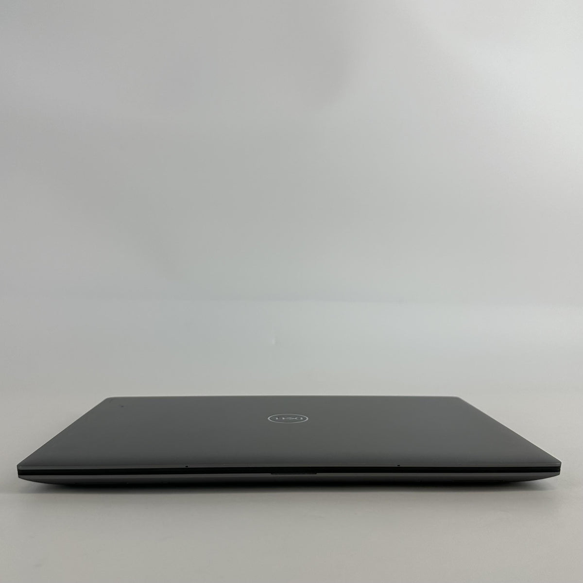 Dell Precision 5490 14 Gray 3.8 GHz Intel Core Ultra 7 32GB RAM 512GB Solid State Drive NVIDIA RTX 1000 Ada 6 GB