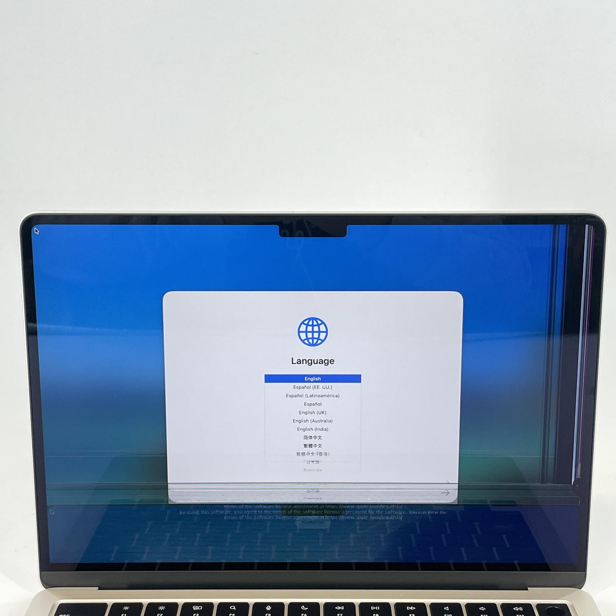 Apple MacBook Air 13 2022 Gold 3.49 GHz M2 8-Core CPU 16GB Unified Memory 256GB Solid State Drive 8-Core GPU