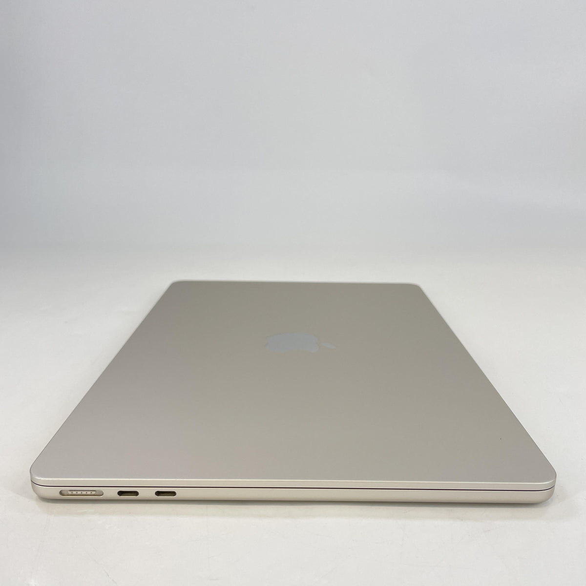 Apple MacBook Air 13 2022 Gold 3.49 GHz M2 8-Core CPU 16GB Unified Memory 256GB Solid State Drive 8-Core GPU