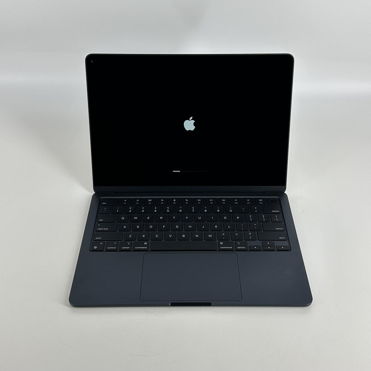 MacBook Air 13 2022 Blue 3.49 GHz M2 8-Core CPU 16GB Unified Memory 256GB Solid State Drive 8-Core GPU