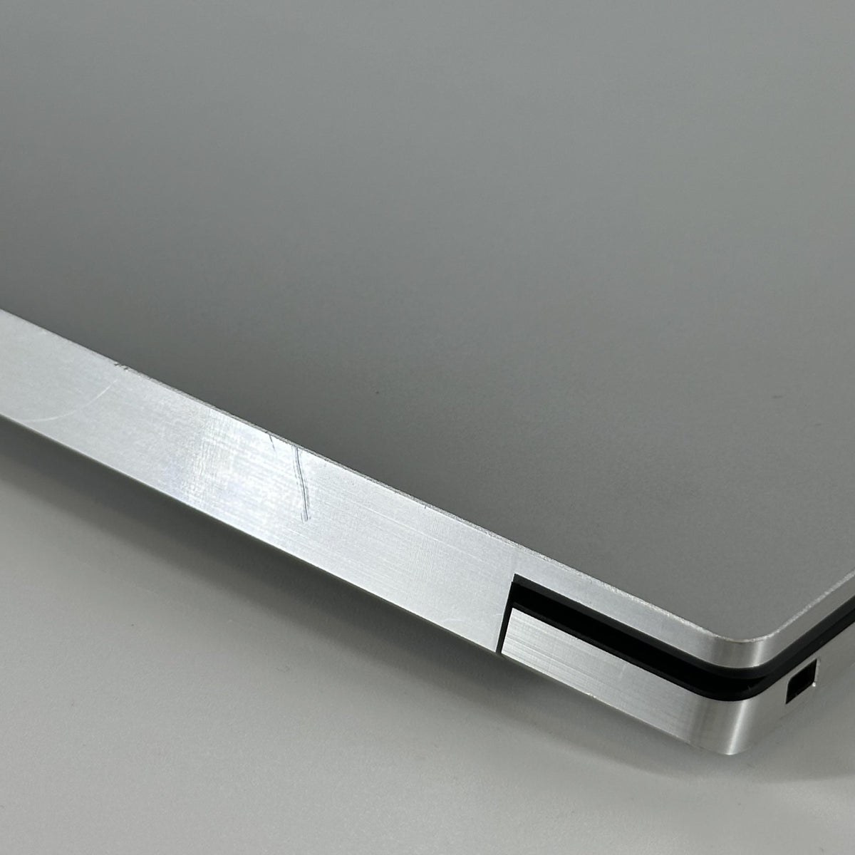 Dell XPS 15 9530 Silver 2.6 GHz Intel Core i9 13th Gen. 32GB RAM 1TB Solid State Drive NVIDIA GeForce RTX 4060 8 GB