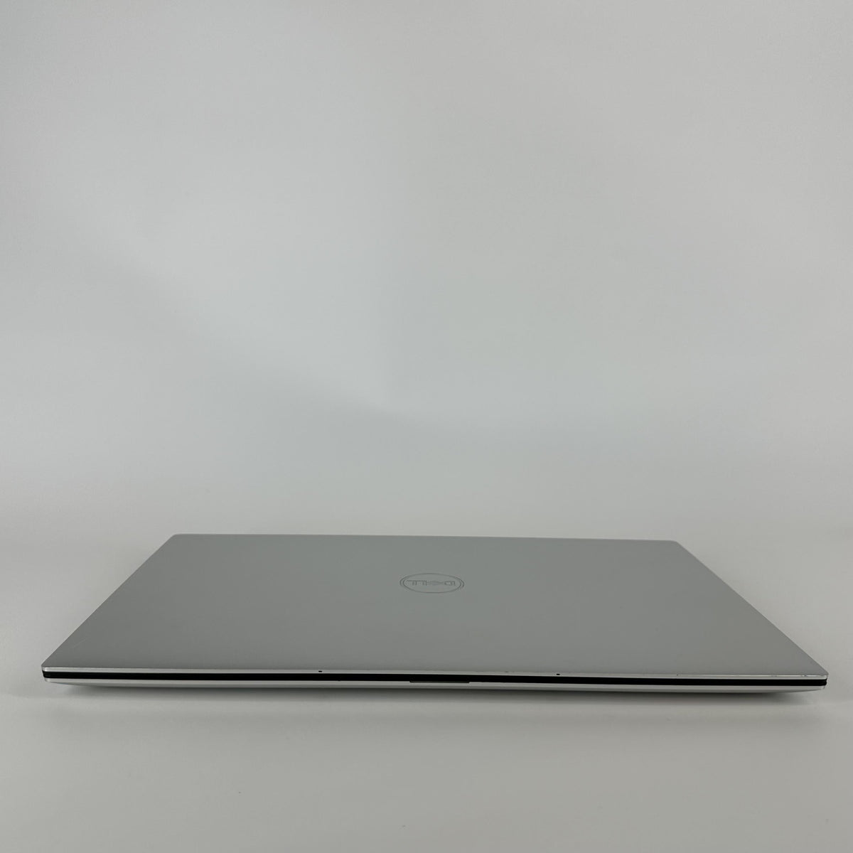 Dell XPS 15 9530 Silver 2.6 GHz Intel Core i9 13th Gen. 32GB RAM 1TB Solid State Drive NVIDIA GeForce RTX 4060 8 GB