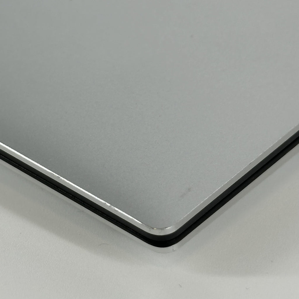Dell XPS 15 9530 Silver 2.6 GHz Intel Core i9 13th Gen. 32GB RAM 1TB Solid State Drive NVIDIA GeForce RTX 4060 8 GB