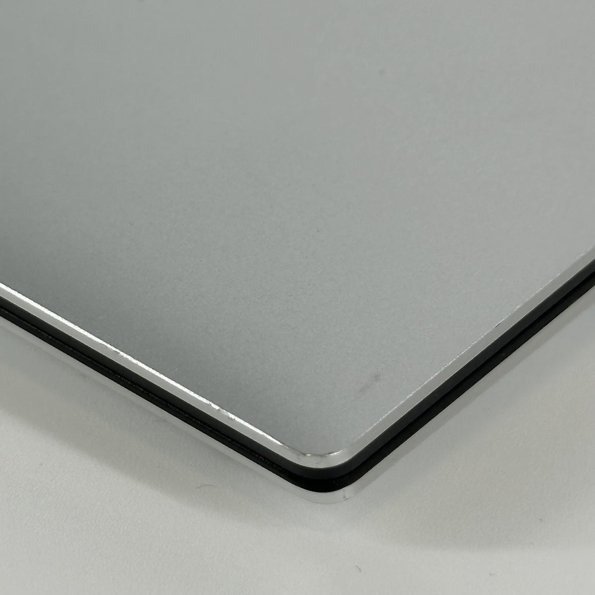 Dell XPS 15 9530 Silver 2.6 GHz Intel Core i9 13th Gen. 32GB RAM 1TB Solid State Drive NVIDIA GeForce RTX 4060 8 GB