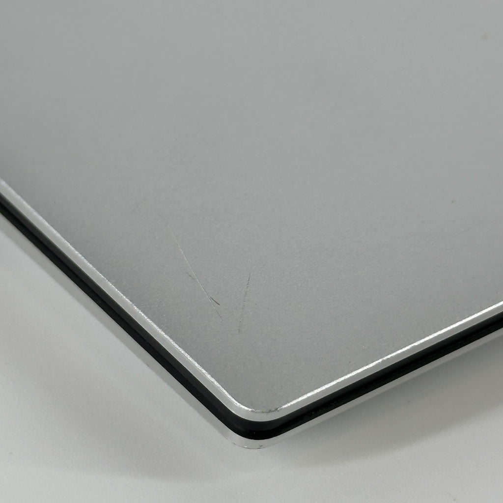 Dell XPS 15 9530 Silver 2.6 GHz Intel Core i9 13th Gen. 32GB RAM 1TB Solid State Drive NVIDIA GeForce RTX 4060 8 GB