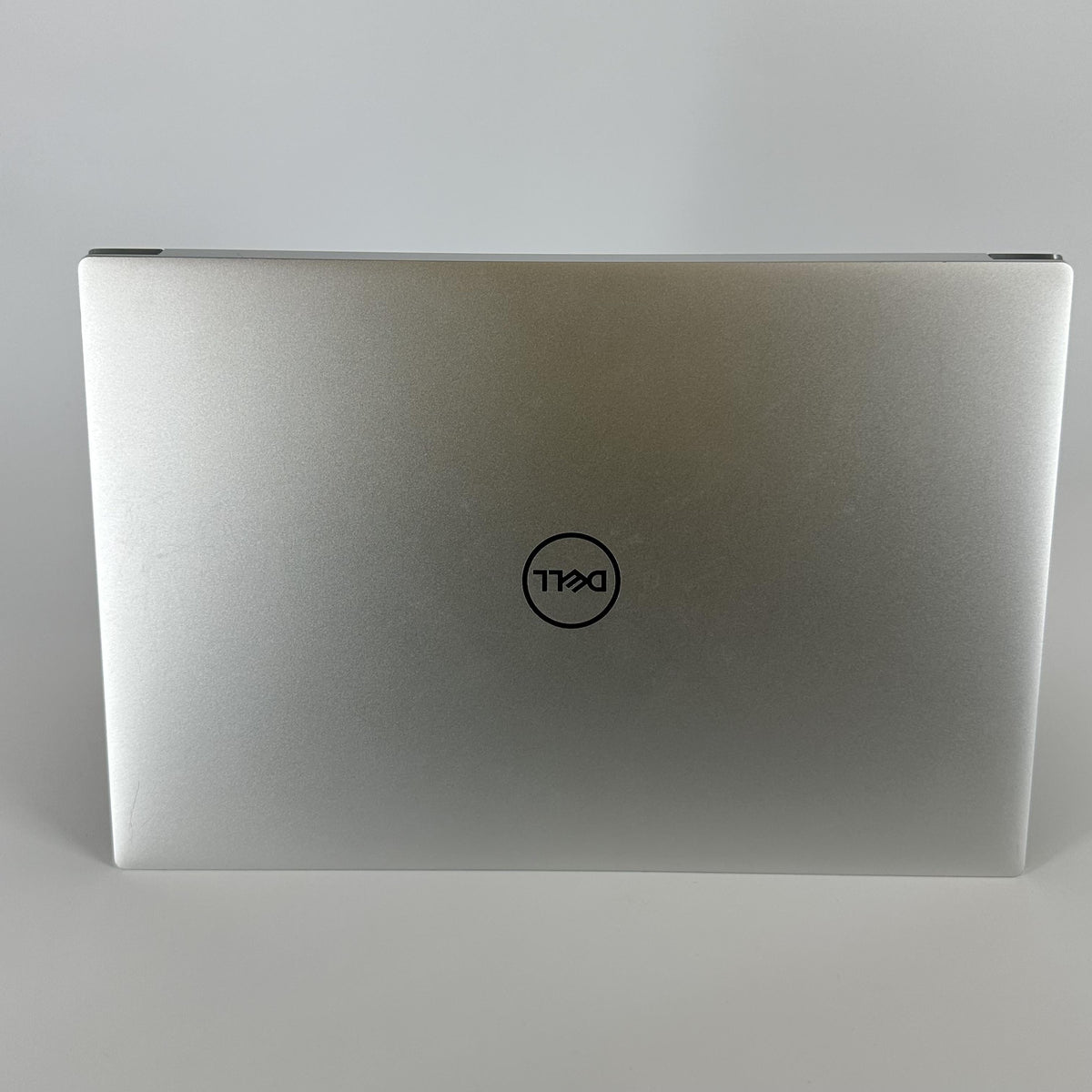 Dell XPS 15 9530 Silver 2.6 GHz Intel Core i9 13th Gen. 32GB RAM 1TB Solid State Drive NVIDIA GeForce RTX 4060 8 GB