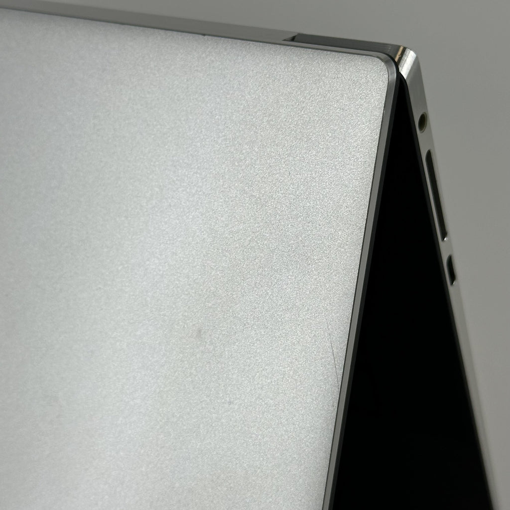 Dell XPS 15 9530 Silver 2.6 GHz Intel Core i9 13th Gen. 32GB RAM 1TB Solid State Drive NVIDIA GeForce RTX 4060 8 GB