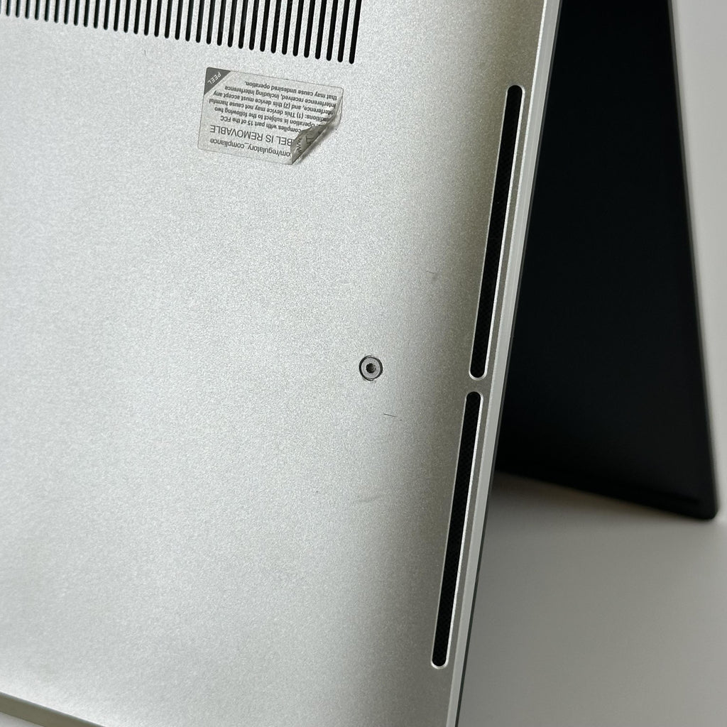 Dell XPS 15 9530 Silver 2.6 GHz Intel Core i9 13th Gen. 32GB RAM 1TB Solid State Drive NVIDIA GeForce RTX 4060 8 GB