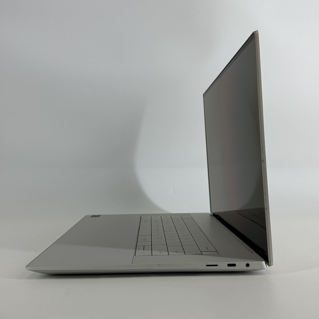 XPS 16 9640 Platinum 2.5 GHz Intel Core Ultra 9 32GB RAM 1TB Solid State Drive NVIDIA GeForce RTX 4070 8 GB