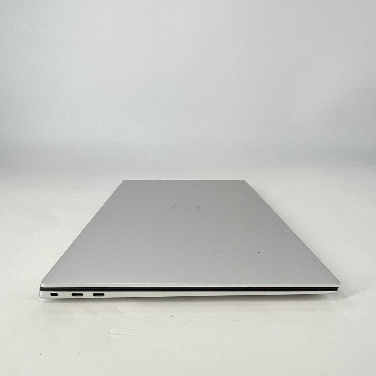 Dell XPS 15 9520 Silver 2.3 GHz Intel Core i7 12th Gen. 16GB RAM 512GB Solid State Drive NVIDIA GeForce RTX 3050 4 GB