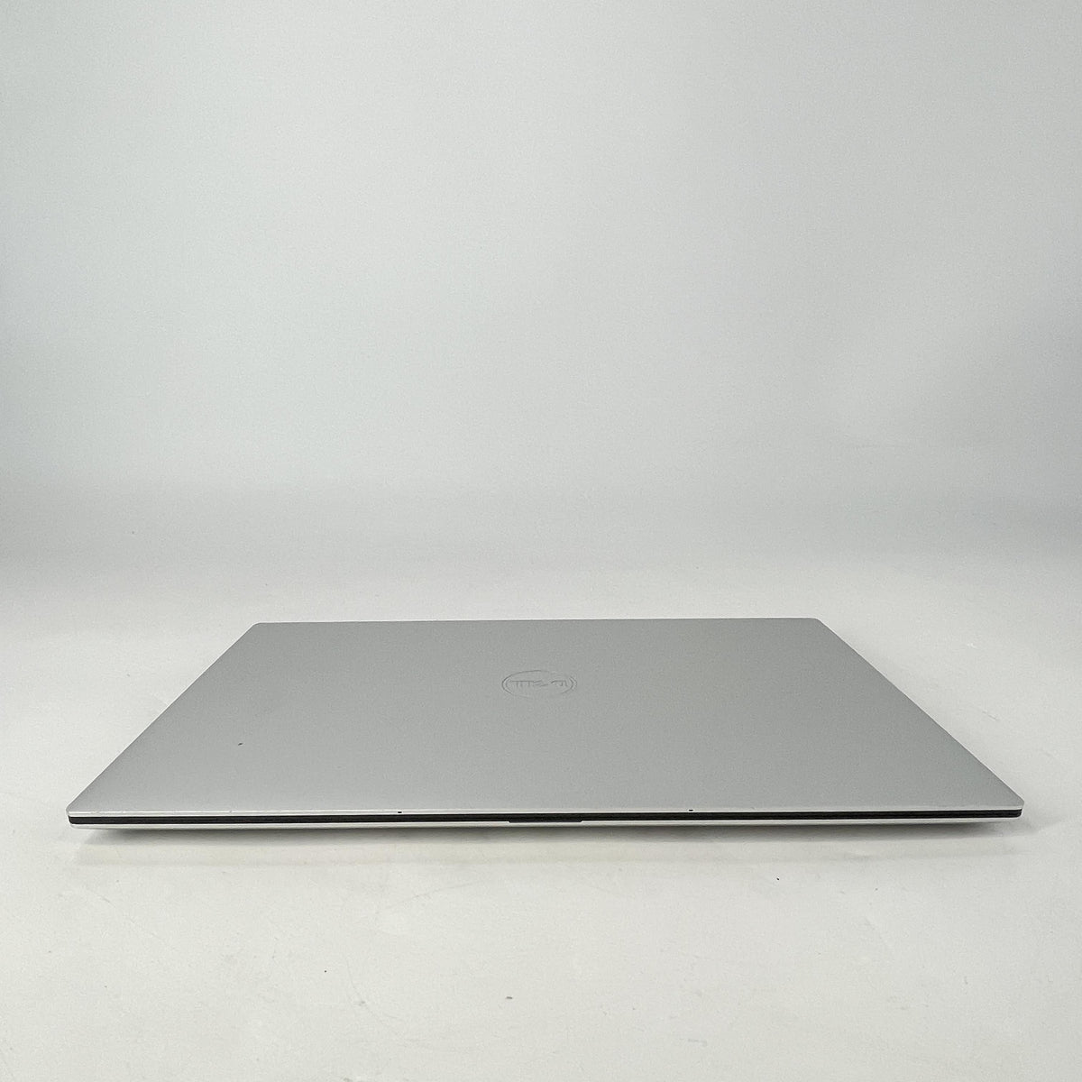 Dell XPS 15 9520 Silver 2.3 GHz Intel Core i7 12th Gen. 16GB RAM 512GB Solid State Drive NVIDIA GeForce RTX 3050 4 GB