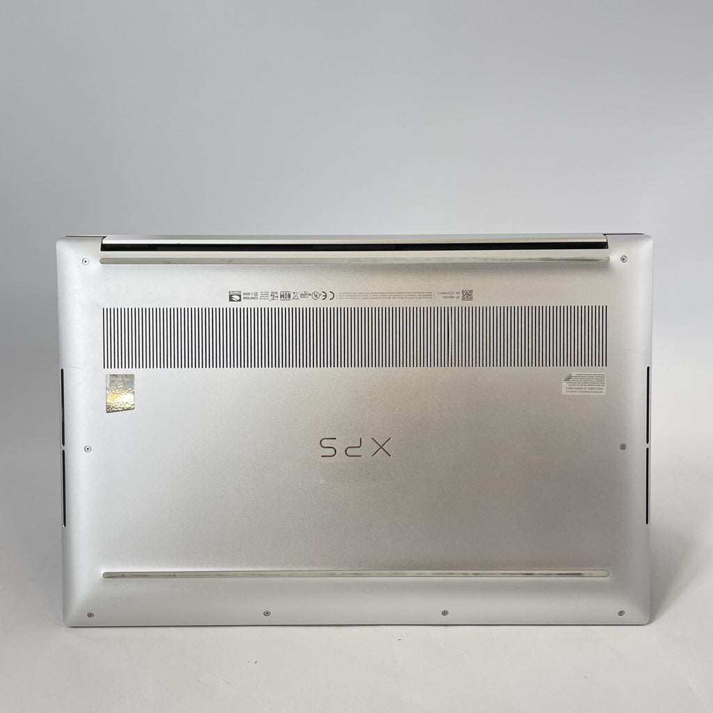 Dell XPS 15 9520 Silver 2.3 GHz Intel Core i7 12th Gen. 16GB RAM 512GB Solid State Drive NVIDIA GeForce RTX 3050 4 GB