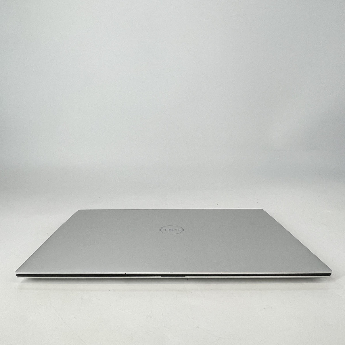 Dell XPS 15 9520 Silver 2.3 GHz Intel Core i7 12th Gen. 16GB RAM 512GB Solid State Drive NVIDIA GeForce RTX 3050 4 GB