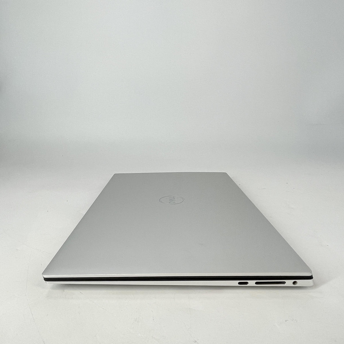 Dell XPS 15 9520 Silver 2.3 GHz Intel Core i7 12th Gen. 16GB RAM 512GB Solid State Drive NVIDIA GeForce RTX 3050 4 GB