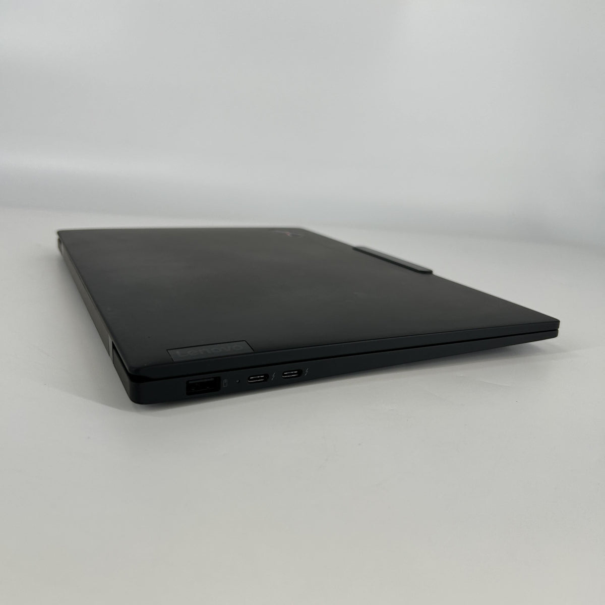 Lenovo ThinkPad X1 Carbon Gen 12 14 Black 1.7 GHz Intel Core Ultra 7 32GB RAM 1TB Solid State Drive