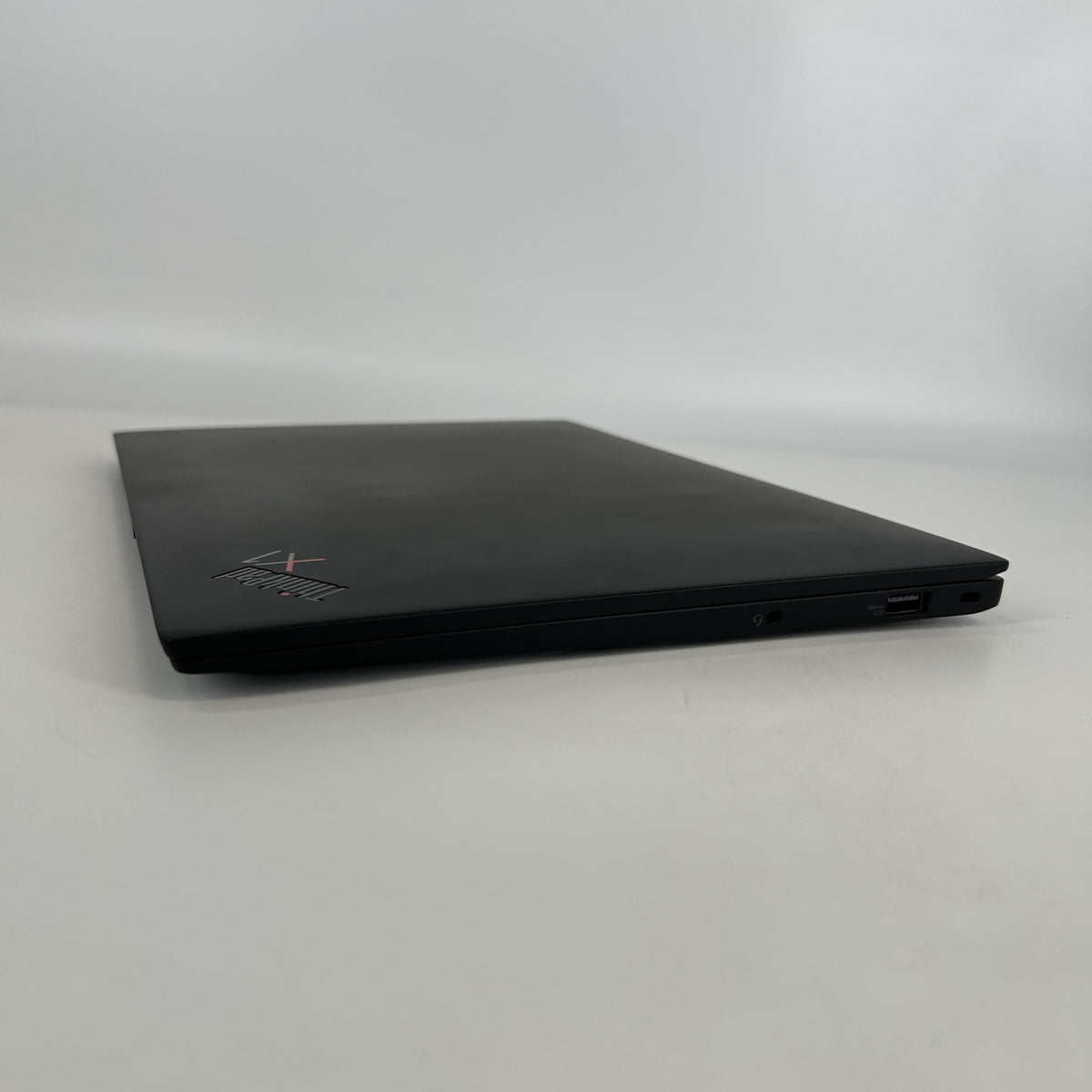 Lenovo ThinkPad X1 Carbon Gen 11 14 Black 1.8 GHz Intel Core i7 13th Gen. 32GB RAM 512GB Solid State Drive