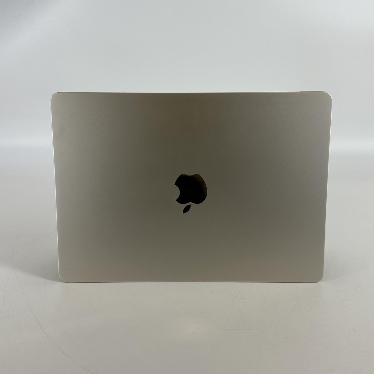 Apple MacBook Air 13 2024 Gold 4.06 GHz M3 8-Core CPU 8GB Unified Memory 256GB Solid State Drive 8-Core GPU