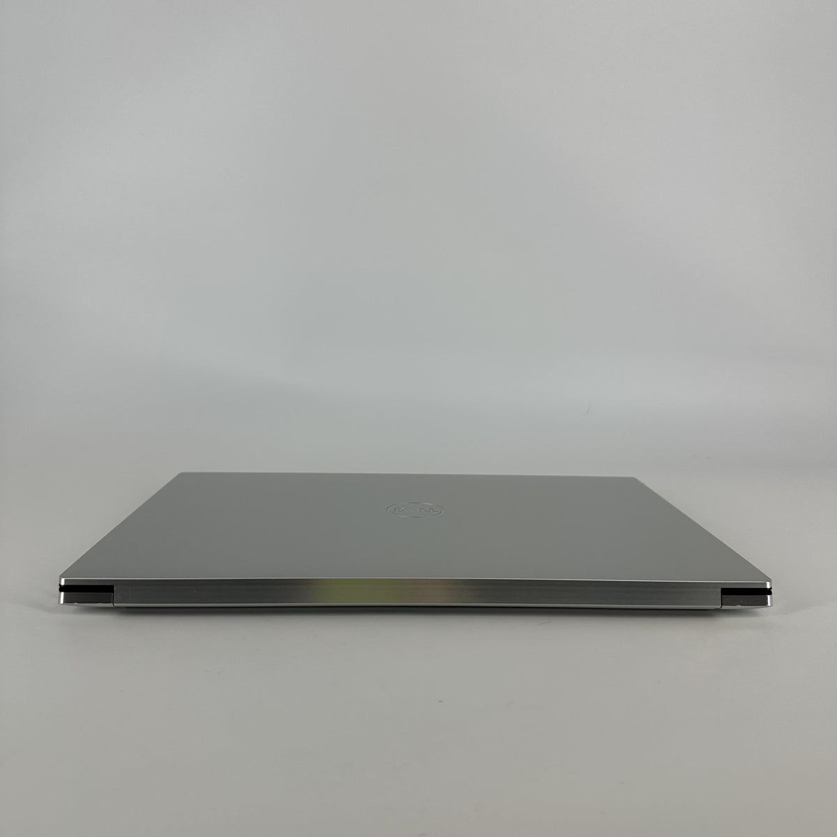 Dell XPS 15 9530 Silver 2.6 GHz Intel Core i9 13th Gen. 64GB RAM 1TB Solid State Drive NVIDIA GeForce RTX 4060 8 GB