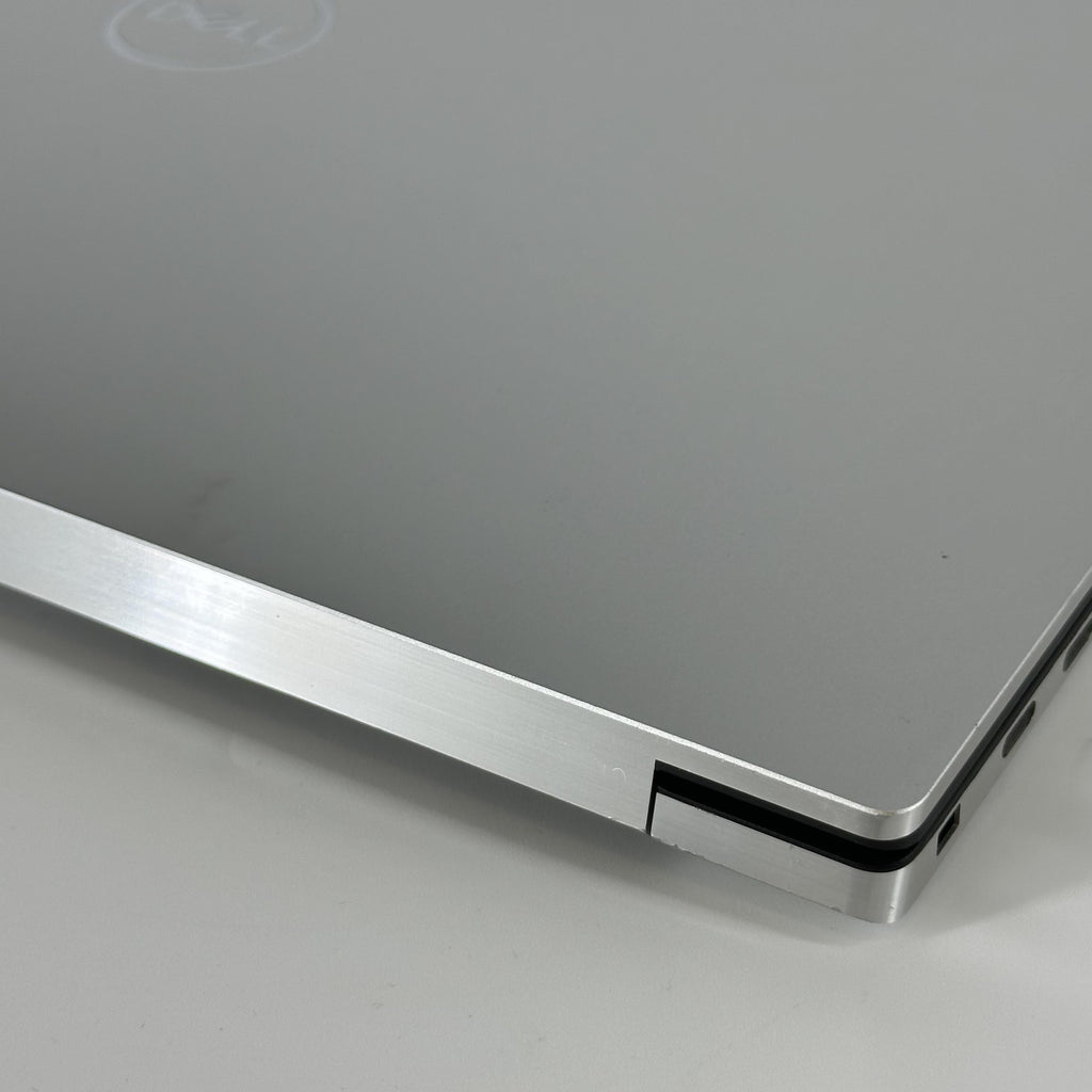 Dell XPS 15 9510 Silver 2.5 GHz Intel Core i9 11th Gen. 64GB RAM 2TB Solid State Drive NVIDIA GeForce RTX 3050 Ti 4 GB