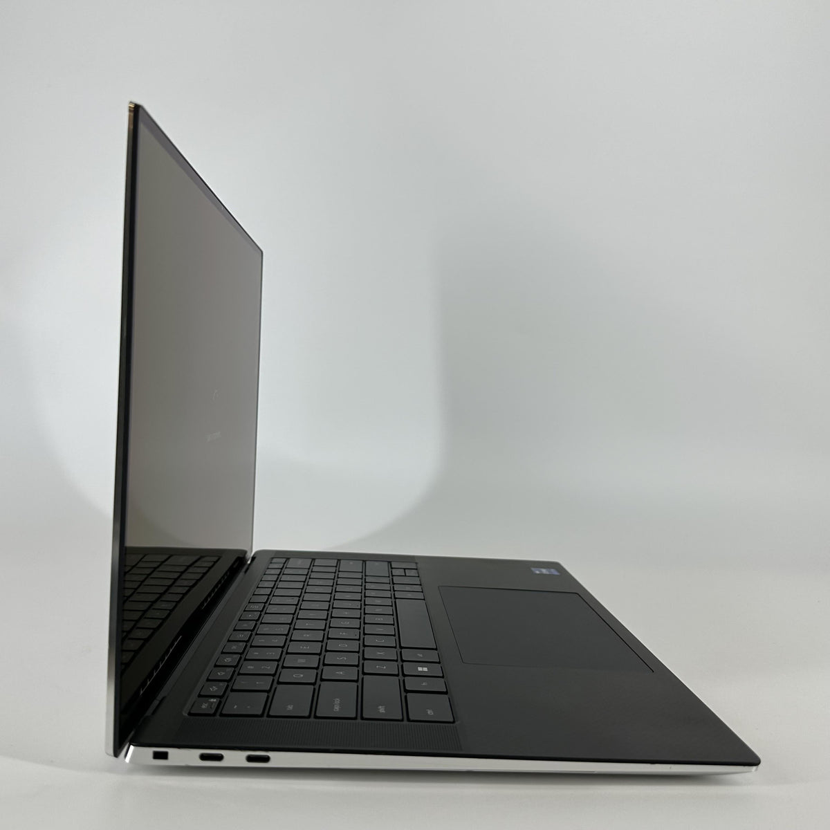 Dell XPS 15 9510 Silver 2.5 GHz Intel Core i9 11th Gen. 64GB RAM 2TB Solid State Drive NVIDIA GeForce RTX 3050 Ti 4 GB