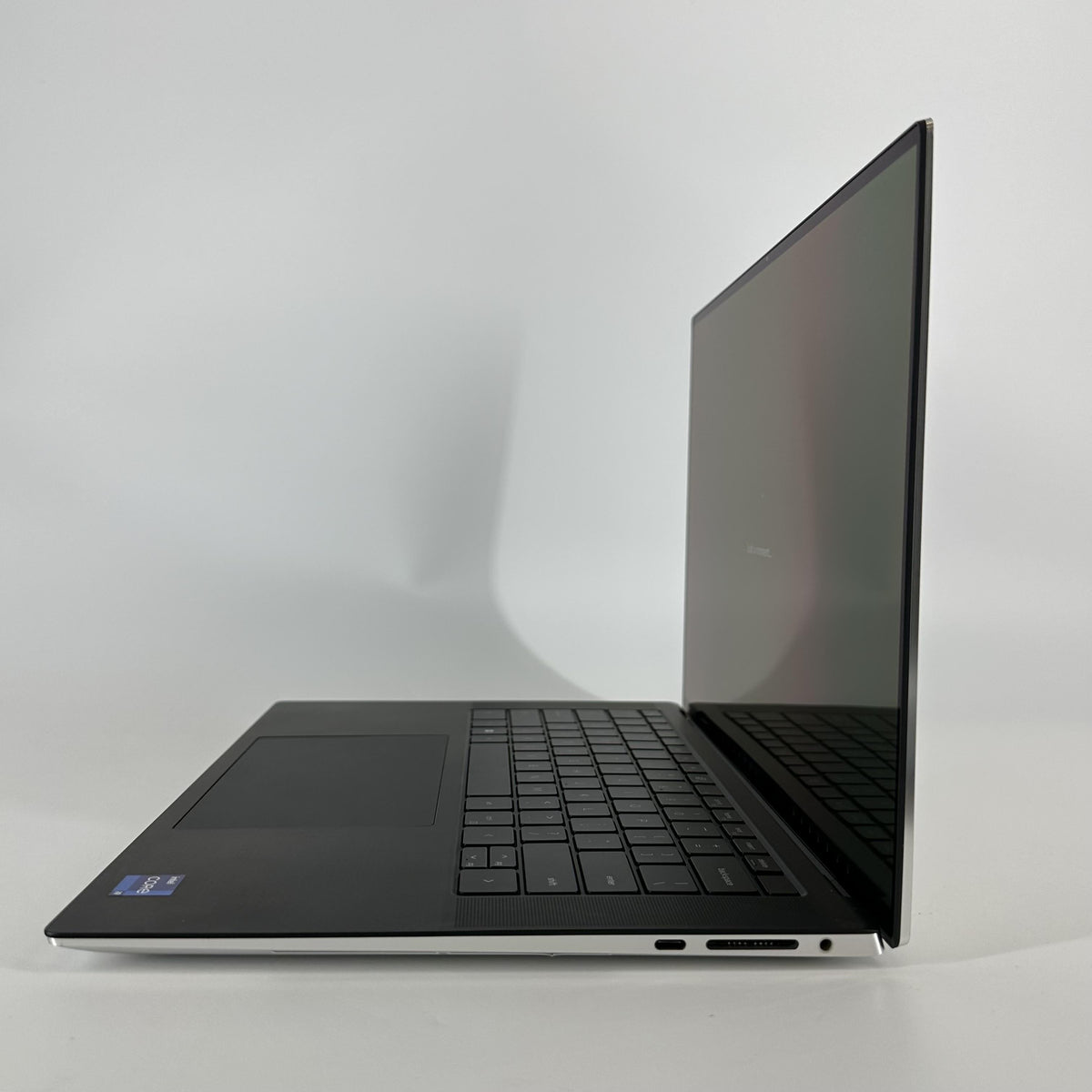 Dell XPS 15 9510 Silver 2.5 GHz Intel Core i9 11th Gen. 64GB RAM 2TB Solid State Drive NVIDIA GeForce RTX 3050 Ti 4 GB