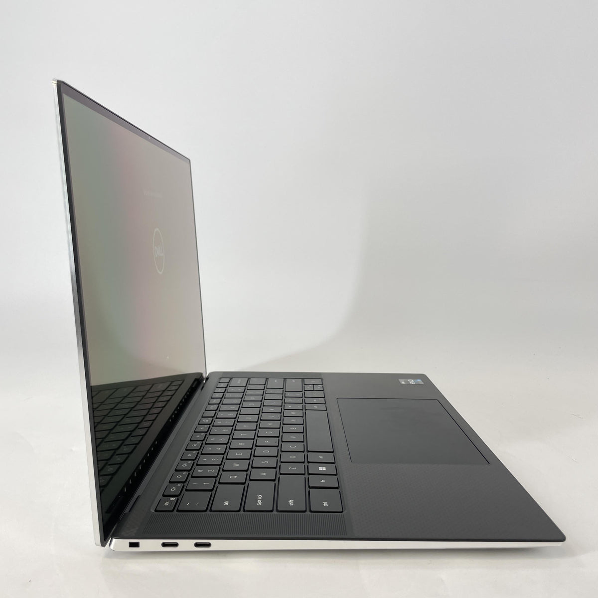 Dell XPS 15 9530 Silver 2.6 GHz Intel Core i9 13th Gen. 32GB RAM 1TB Solid State Drive NVIDIA GeForce RTX 4070 8 GB