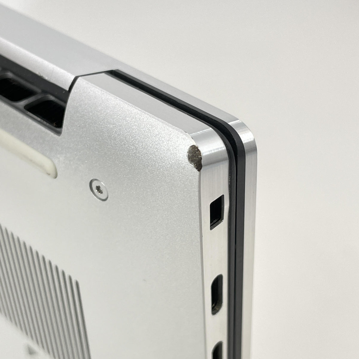 Dell XPS 15 9530 Silver 2.6 GHz Intel Core i9 13th Gen. 32GB RAM 1TB Solid State Drive NVIDIA GeForce RTX 4070 8 GB