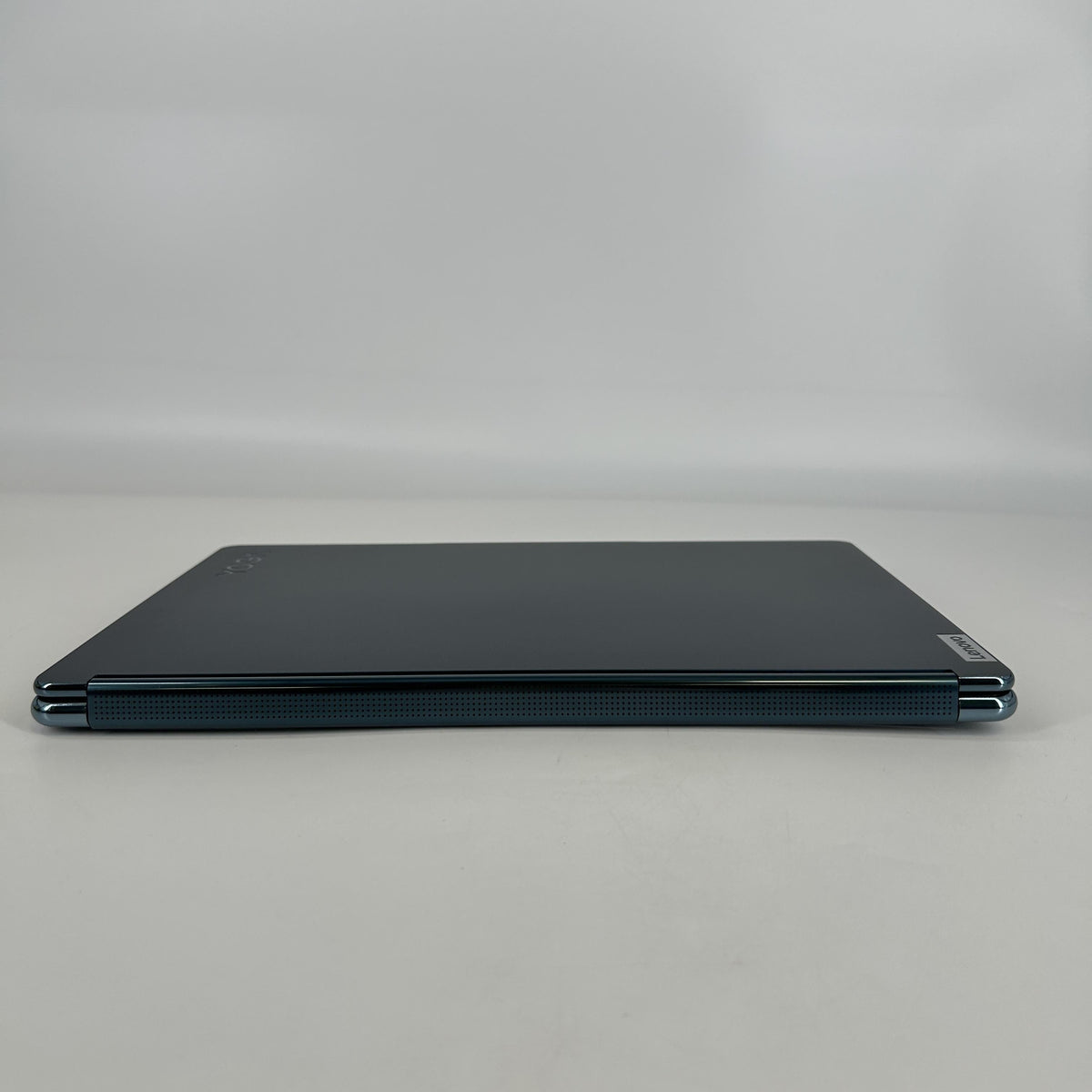 Lenovo Yoga Book 9i 13.3 Blue 1.7 GHz Intel Core Ultra 7 16GB RAM 1TB Solid State Drive