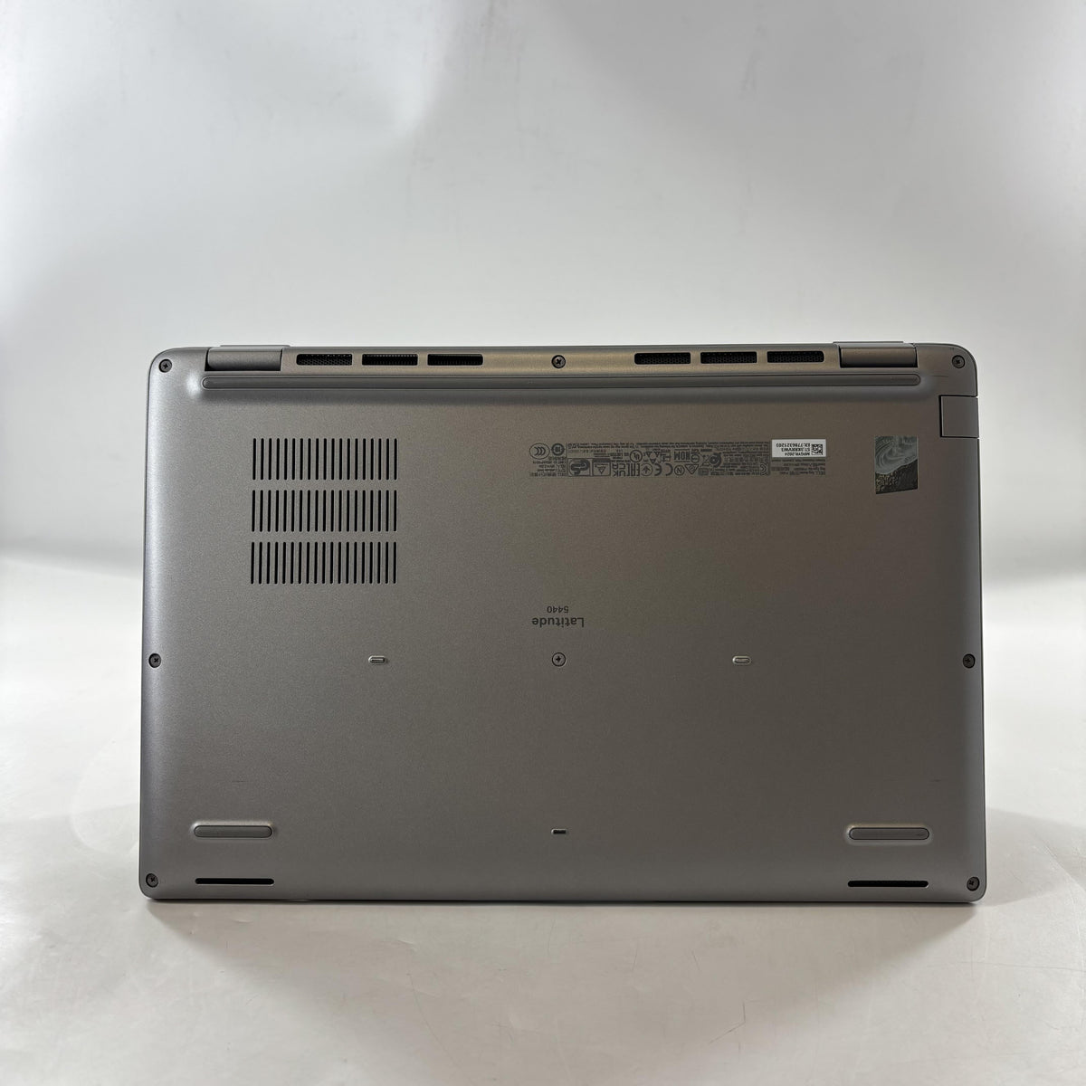 Dell Latitude 5440 14 Gray 1.6 GHz Intel Core i5 13th Gen. 16GB RAM 256GB Solid State Drive