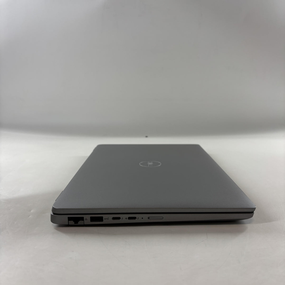 Dell Latitude 5440 14 Gray 1.6 GHz Intel Core i5 13th Gen. 16GB RAM 256GB Solid State Drive