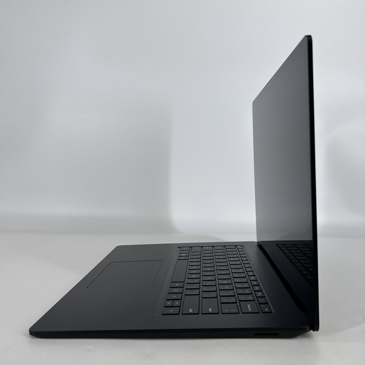 Microsoft Surface Laptop 5 15 Black 2.7 GHz Intel Core i7 12th Gen. 16GB RAM 512GB Solid State Drive