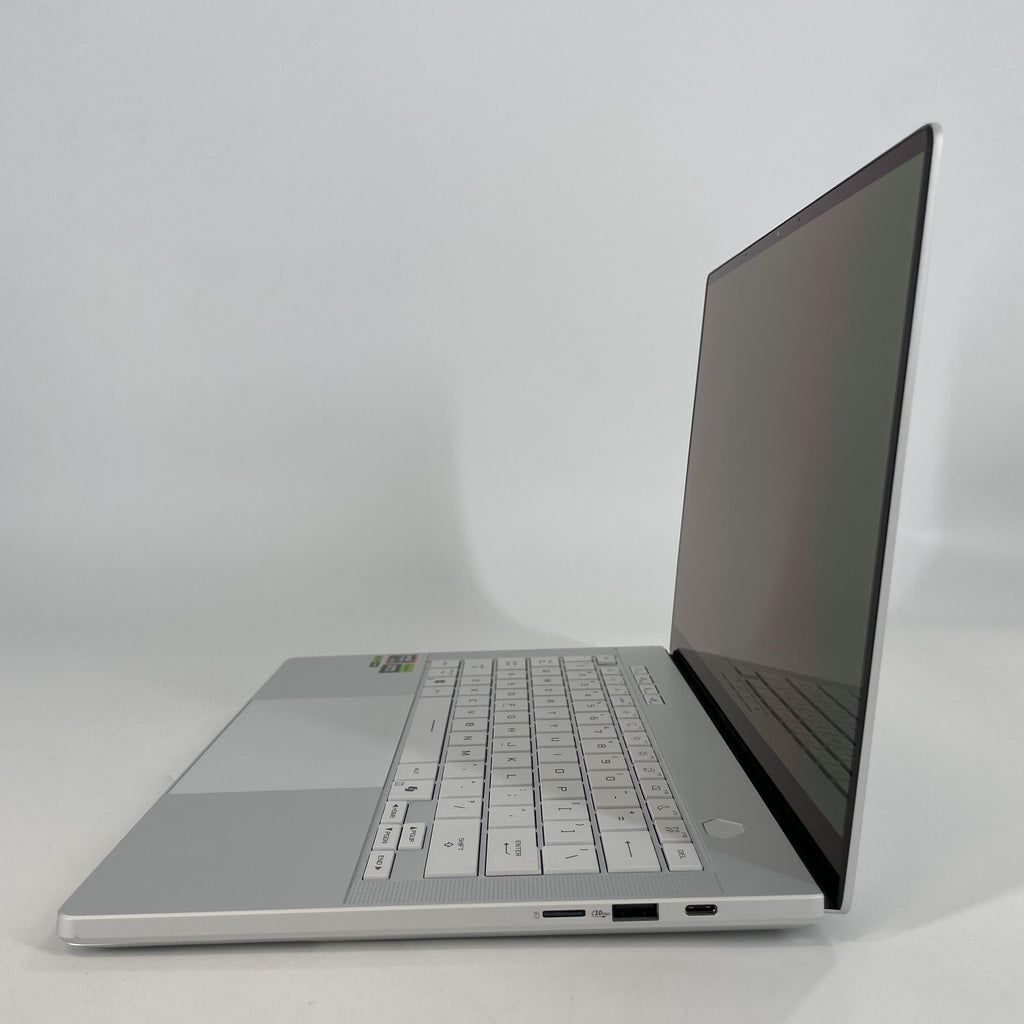 Asus ROG Zephyrus G14 GA403 14 White 2.0 GHz AMD Ryzen AI 9 HX 370 32GB RAM 1TB Solid State Drive NVIDIA GeForce RTX 5070 Ti 12 GB